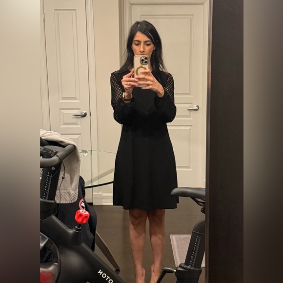 Michael Kors black shift dress with lace pattern on sleeves - Picture 12 of 13